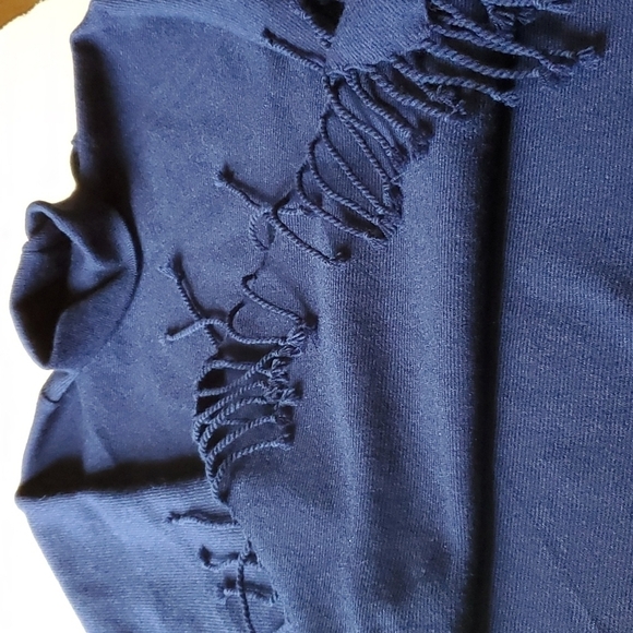 Navy blue turtleneck acrylic poncho with fringe one size - Picture 4 of 7